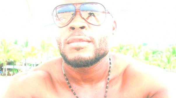 Date this tall United States man Zanaire from Los Angeles US4435