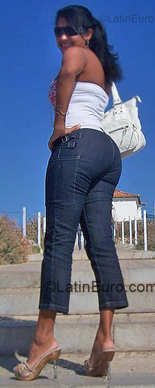Date this cute Portugal girl Laynnesvend from Porto PT22
