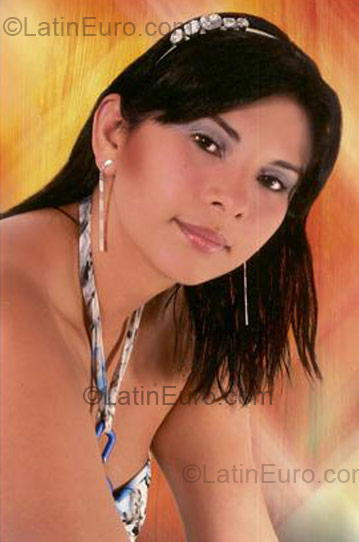 Date this athletic Colombia girl Enlly from Bogota CO1839