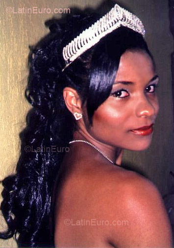 Date this happy Brazil girl Elisangela from Rio De Janeiro BR1933