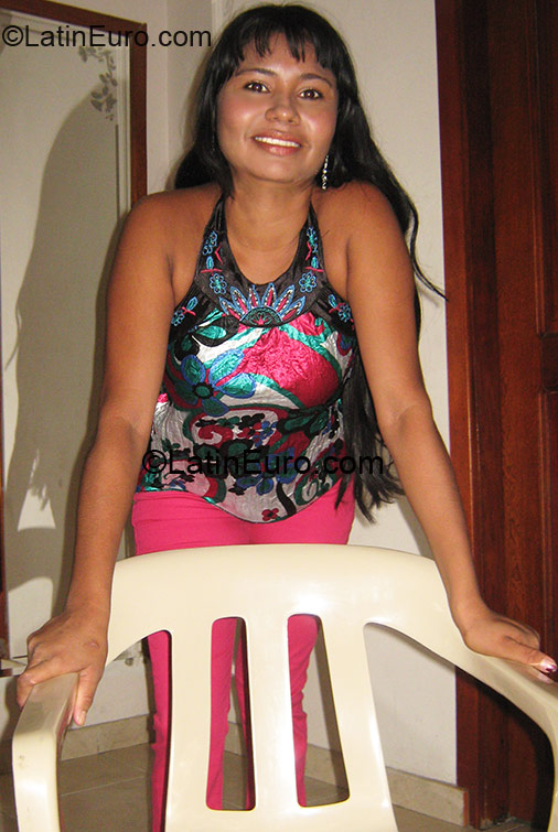Date this beautiful Colombia girl Marisol from Arjona CO1866