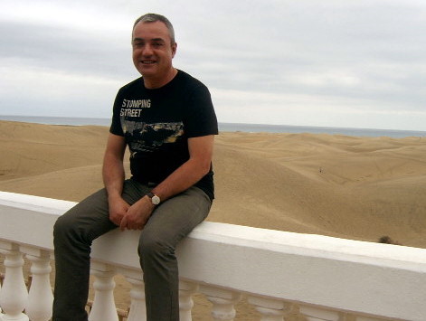 Date this voluptuous Spain man Santi from Barcelona ES75