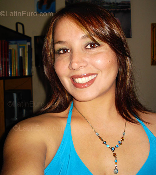 Date this cute Peru girl Karina from Huanuco PE152