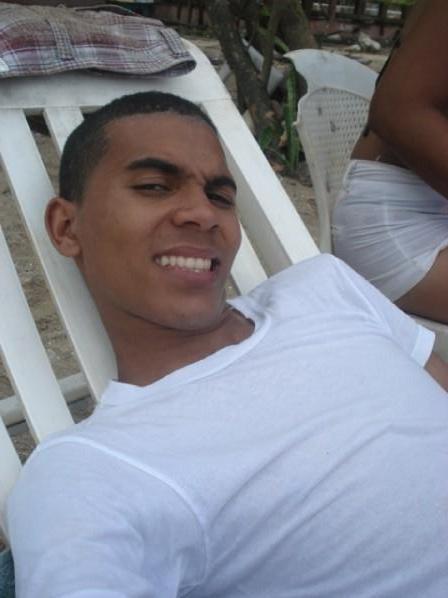 Date this tall Dominican Republic man El_chico_atract from Santiago DO2298