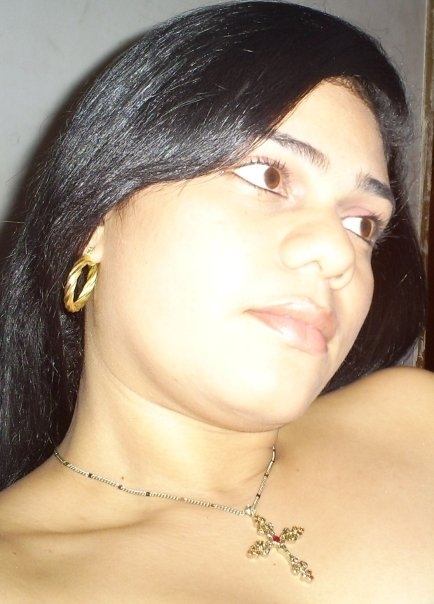 Date this exotic Colombia girl Maldonado from Barranquilla CO1954