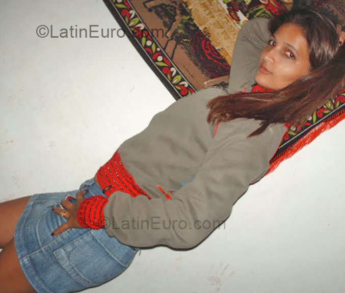 Date this cute Brazil girl Kalenne from Desterro BR2029