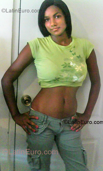 Date this attractive Dominican Republic girl Francisca from Nagua DO2360