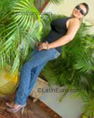 Date this funny Brazil girl Renata from Inhumas BR2044
