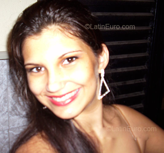 Date this stunning Brazil girl Janaira Fernanda from Manaus BR2050