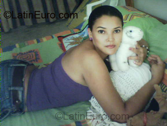 Date this tall Colombia girl Alejajndra Maria from Bogota CO2036