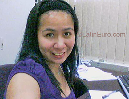 Date this foxy Philippines girl Ailyn.rs from Manila PH259