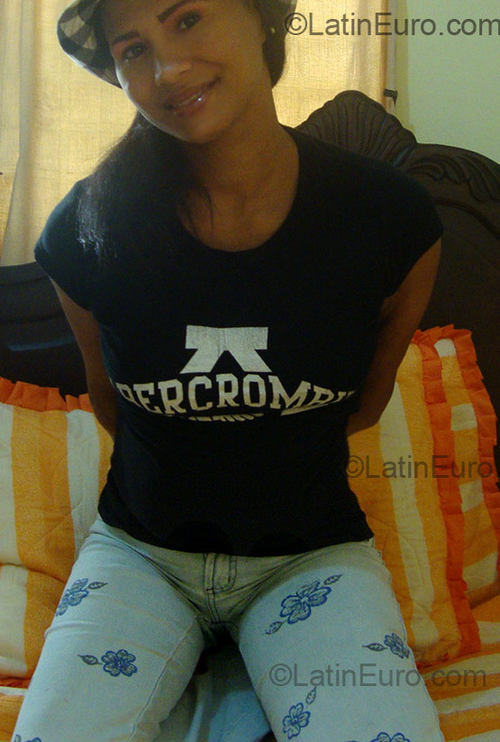Date this good-looking Dominican Republic girl Yudith from Santiago DO2486