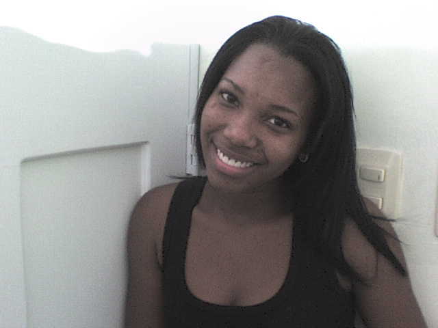 Date this happy Dominican Republic girl 8094077485 from Santo Domingo DO2489