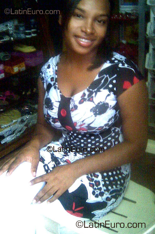 Date this delightful Dominican Republic girl Ircia from Santo Domingo DO2791