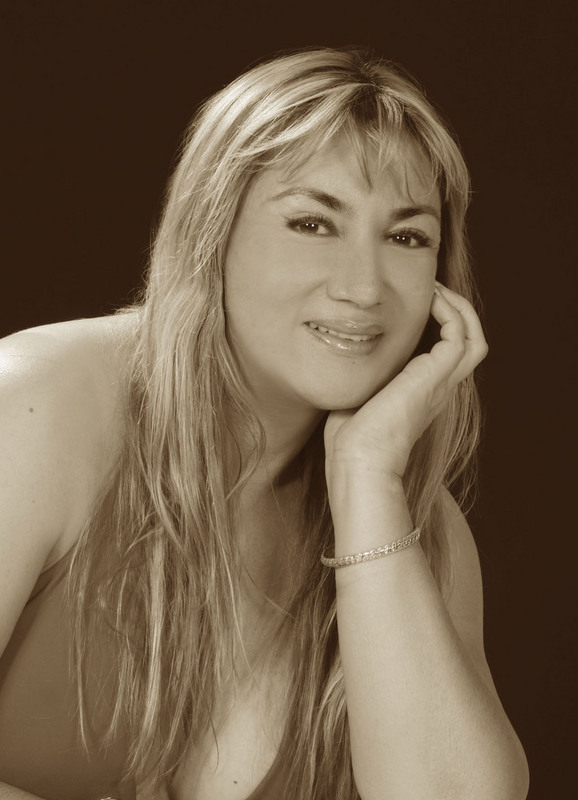 Date this foxy Colombia girl Isa from Pereira CO2495