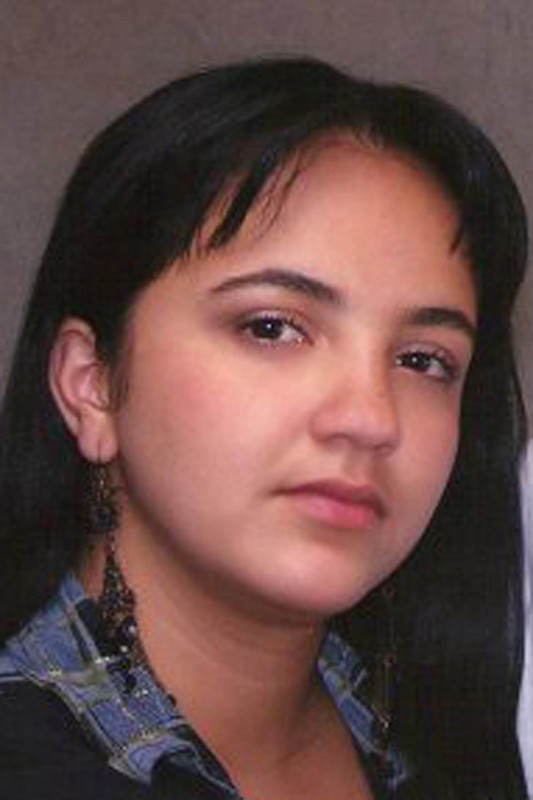 Date this cute United States girl Maira from Colombia US5079