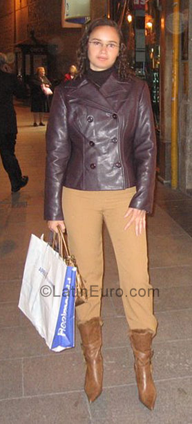 Date this charming Brazil girl Daniele from Rio De Janeiro BR5191
