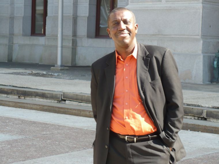 Date this happy United States man Ron from Philadelphia US5124