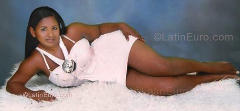 Date this passionate Dominican Republic girl Miguelina from Santiago DO3136