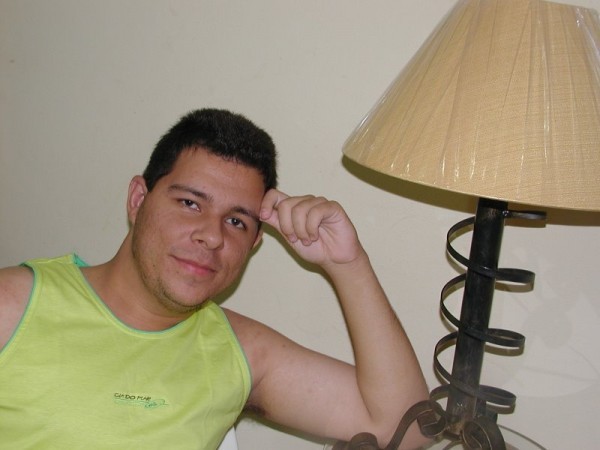 Date this stunning Brazil man Henrique from Governador Valadares BR2233