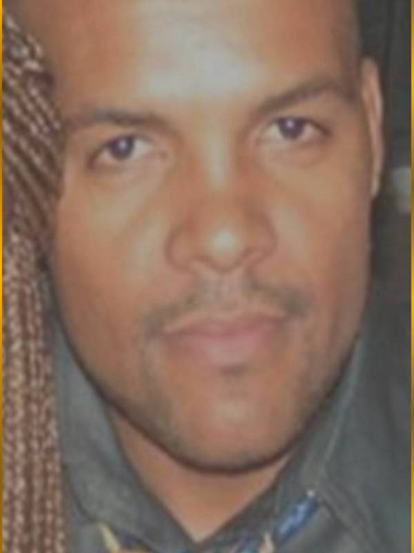 Date this passionate Angola man Michel from Luanda AO5