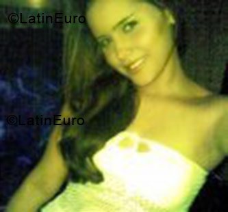 Date this georgeous Colombia girl Jennifer from Cartagena CO2889