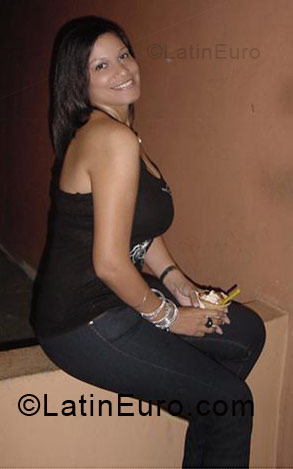 Date this tall Dominican Republic girl Eestrella from Santiago DO3266