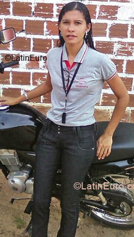 Date this gorgeous Brazil girl Laudileide from Salvador BR2320