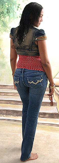 Date this lovely Dominican Republic girl Leonemis Annabe from Hato Mayor Del Rey DO5395