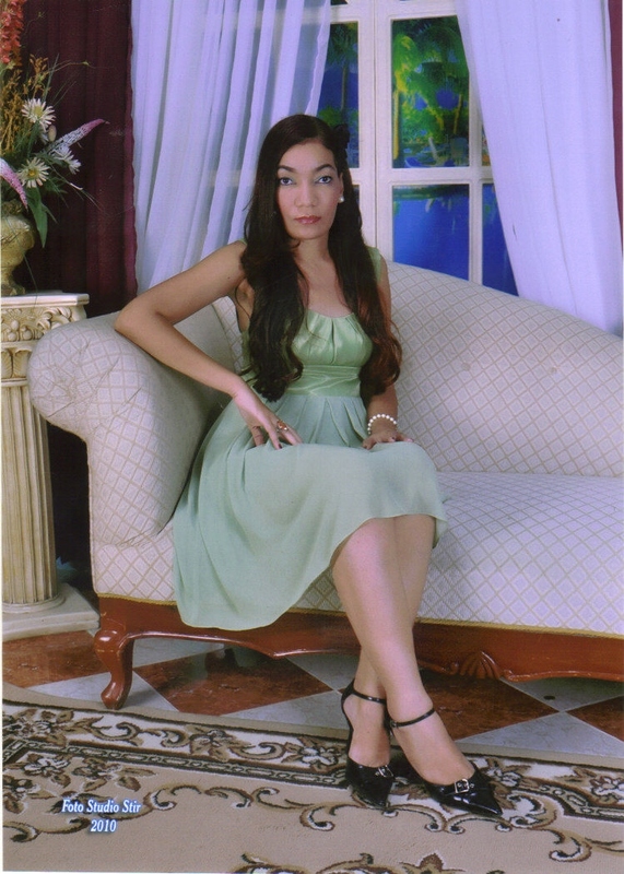 Date this gorgeous Dominican Republic girl Emma josefina from Santo Domingo DO3354