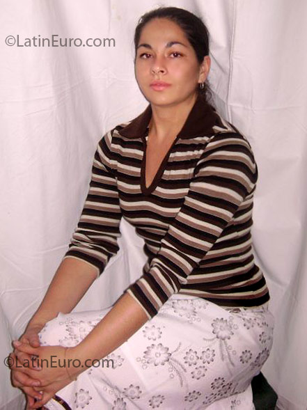 Date this happy Colombia girl Liliana from Medellin CO2958