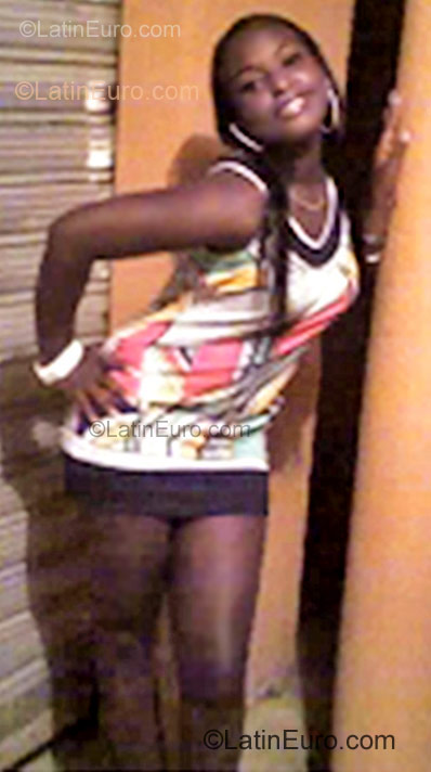 Date this good-looking Dominican Republic girl Karina from La Romana DO3457