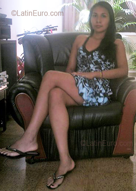 Date this hot Colombia girl Obeida from Cali CO3060