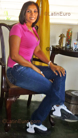 Date this funny Dominican Republic girl Yoselyn from Santiago DO3545