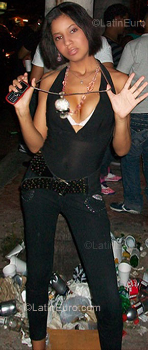 Date this beautiful Dominican Republic girl Lingi from San Critobal DO3639