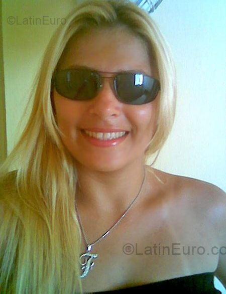 Date this gorgeous Brazil girl Fabizinha from Recife BR4387