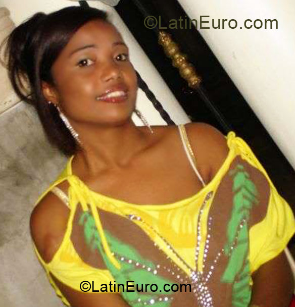 Date this lovely Dominican Republic girl Liz Marlyn from Puerto Plata DO3648