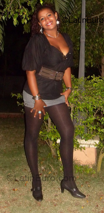 Date this stunning Dominican Republic girl Florangel from Santo Domingo RP126