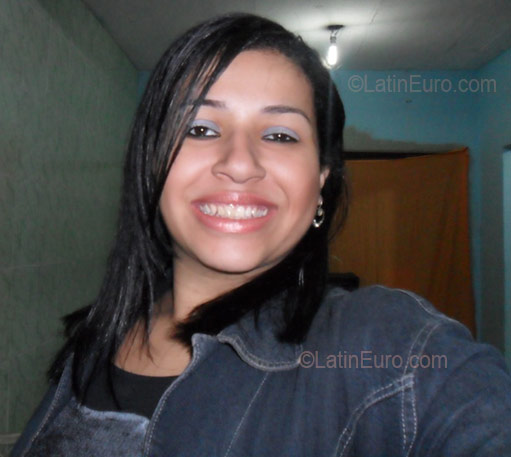 Date this funny Brazil girl Manddy from Sao Goncalo BR2548