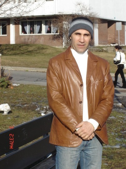Date this hard body Canada man Ary from Montreal CA229