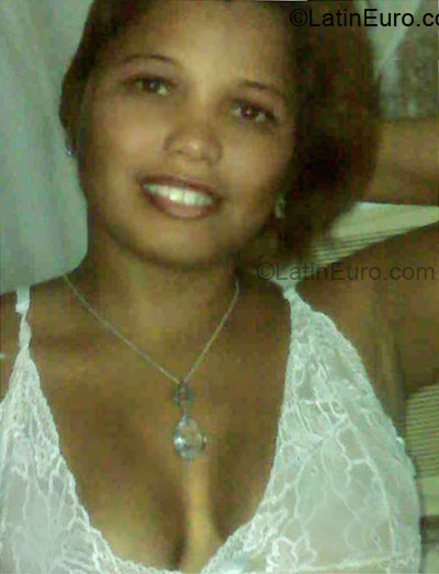 Date this georgeous Dominican Republic girl Yandra from Santo Domingo DO3755