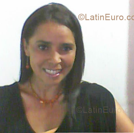 Date this beautiful Colombia girl DERELI from Bogota CO3498