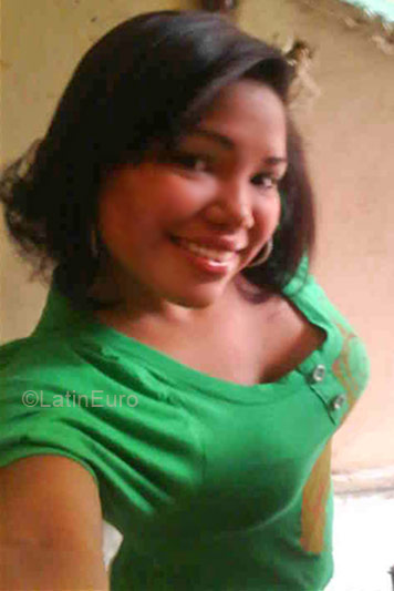 Date this hot Dominican Republic girl Cristina from Santo Domingo DO3952