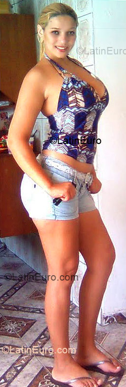 Date this voluptuous Brazil girl Simony from Praia Grande BR5126