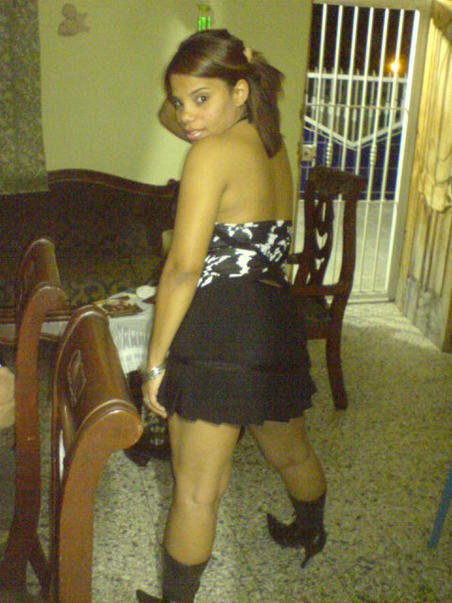 Date this tall Dominican Republic girl Carolina from Santo Domingo DO4003