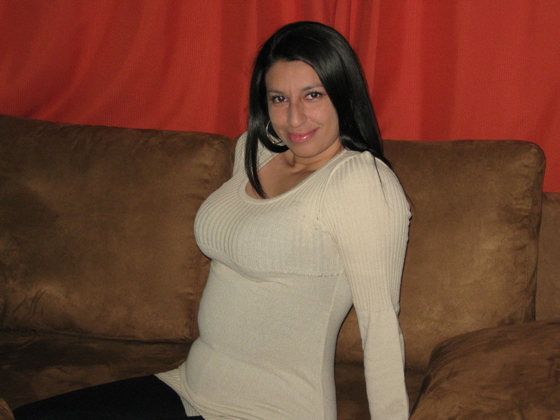 Date this gorgeous Colombia girl Monica from Bogota CO3820