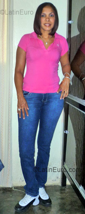 Date this charming Dominican Republic girl Yoselyn duran from Santiago DO4046