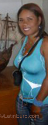 Date this beautiful Dominican Republic girl Cristal montill from Santo Domingo DO4062