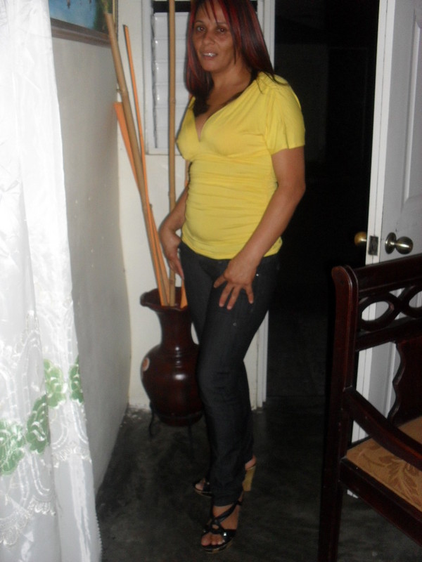 Date this happy Dominican Republic girl Isabella soler from Santiago De Los Caballeros DO4085