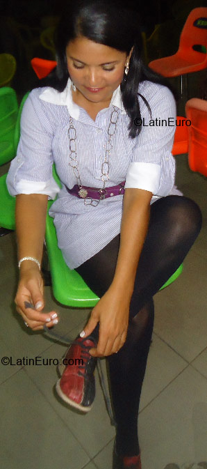 Date this nice looking Brazil girl Regina Lucia from Goiania BR5474